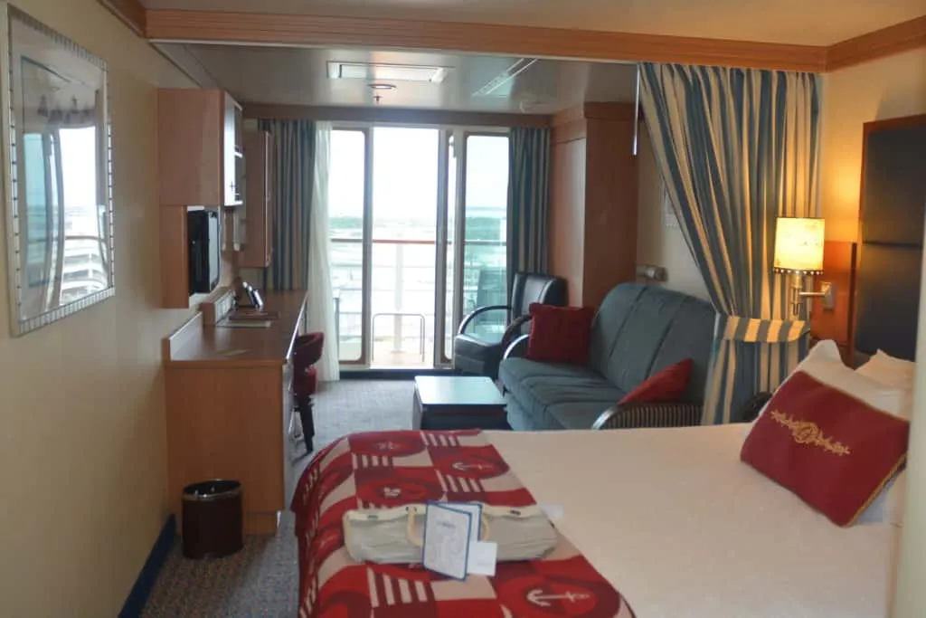 Disney Fantasy Deluxe Family Oceanview Stateroom Review