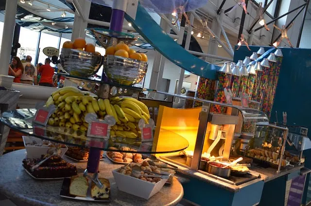 chefmickeycharacterdining