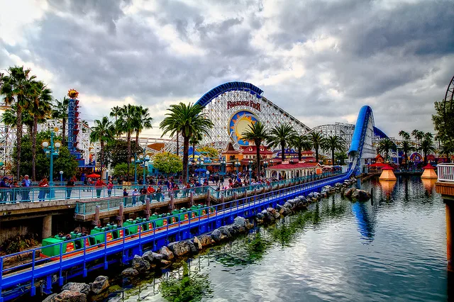 disneygrandcalifornianhotelearlyentry