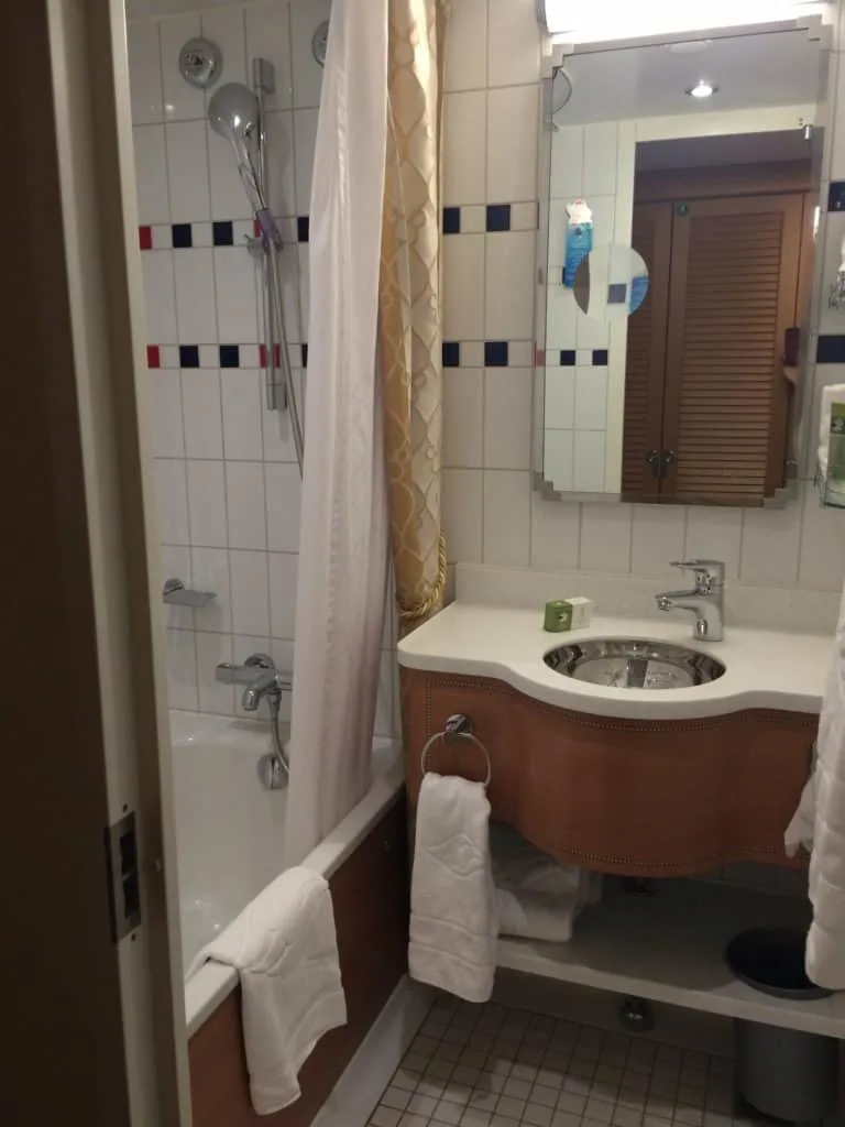 Disney dream verandah stateroom bathroom
