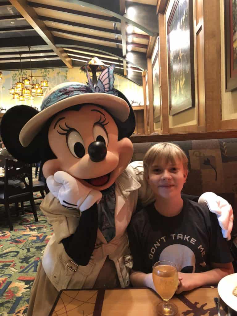 disneylandcharacterbreakfasttips