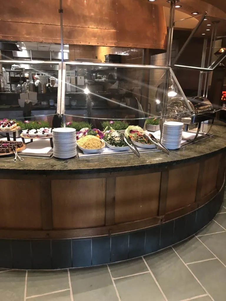 disneylandcharacterbreakfast