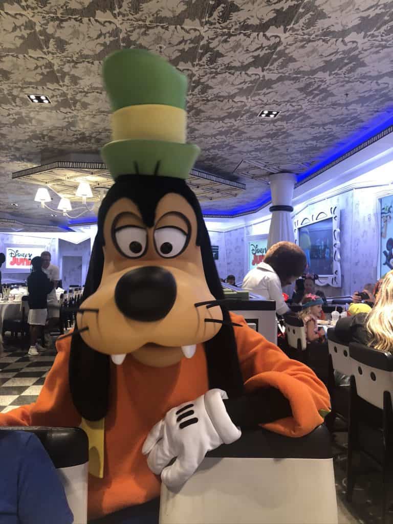 disneycruisecharacterbreakfast