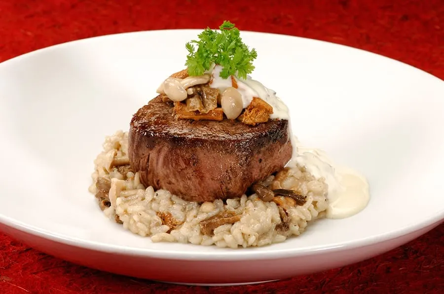 epcot le cellier steakhouse steak