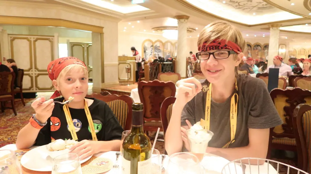 disney pirates kis menu
