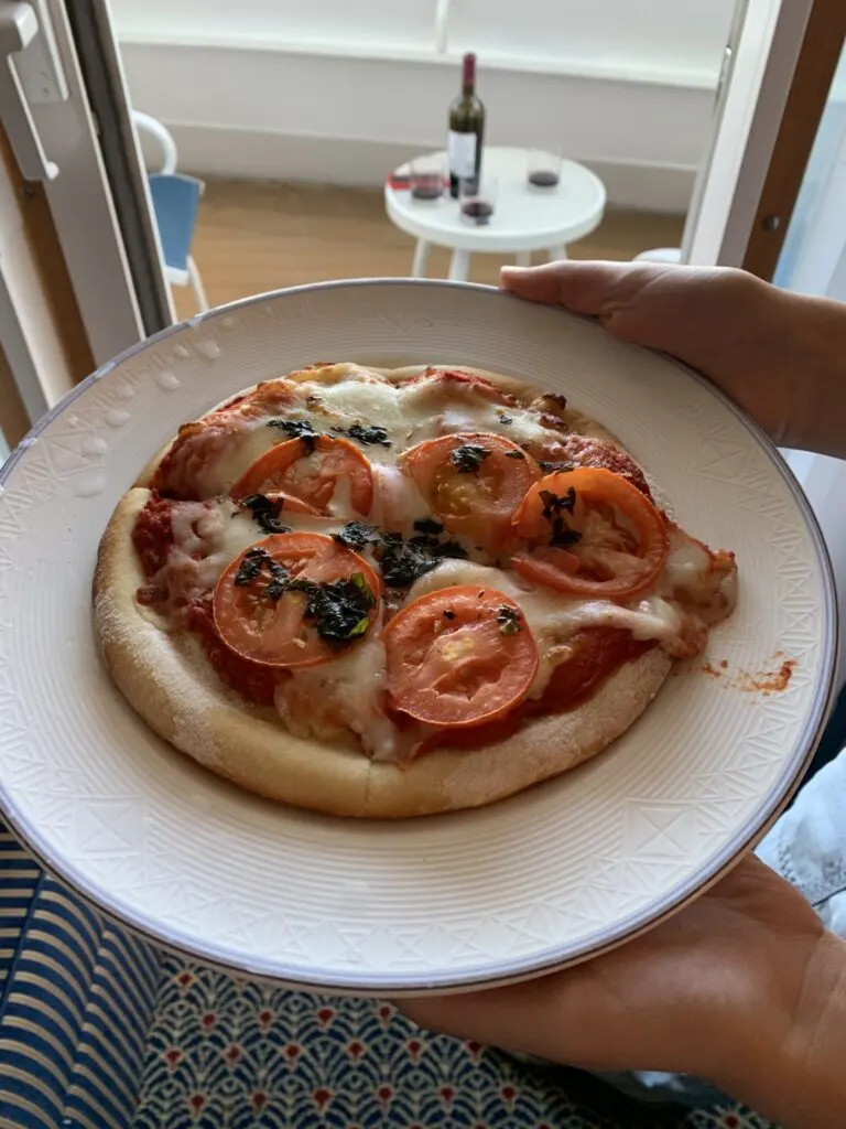 disney cruise room service pizza