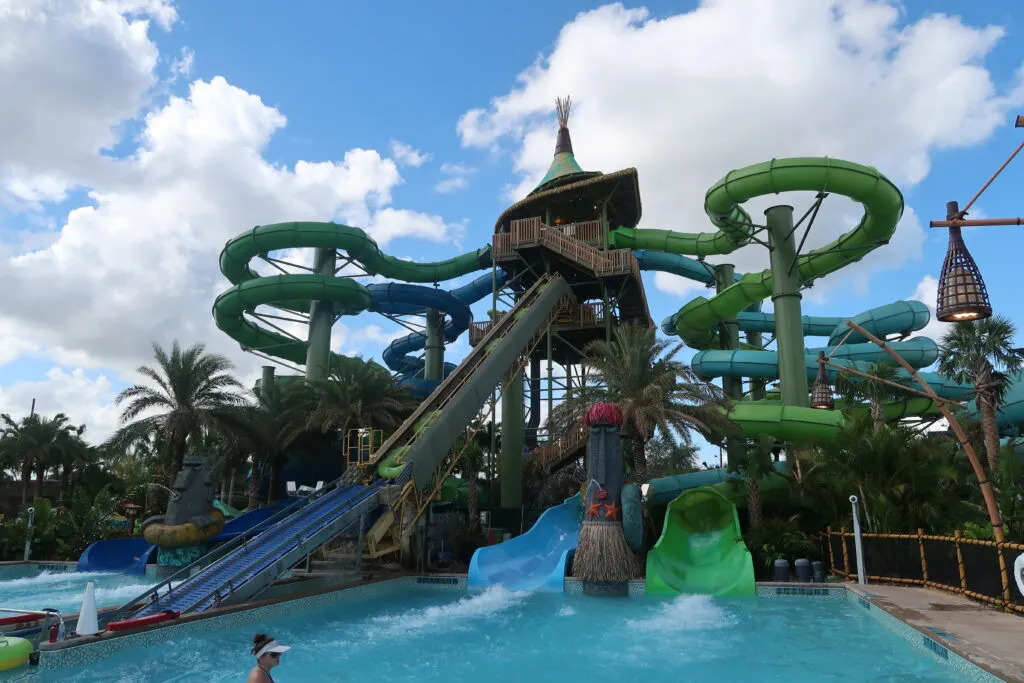 canitakefoodintouniversalvolcanobay