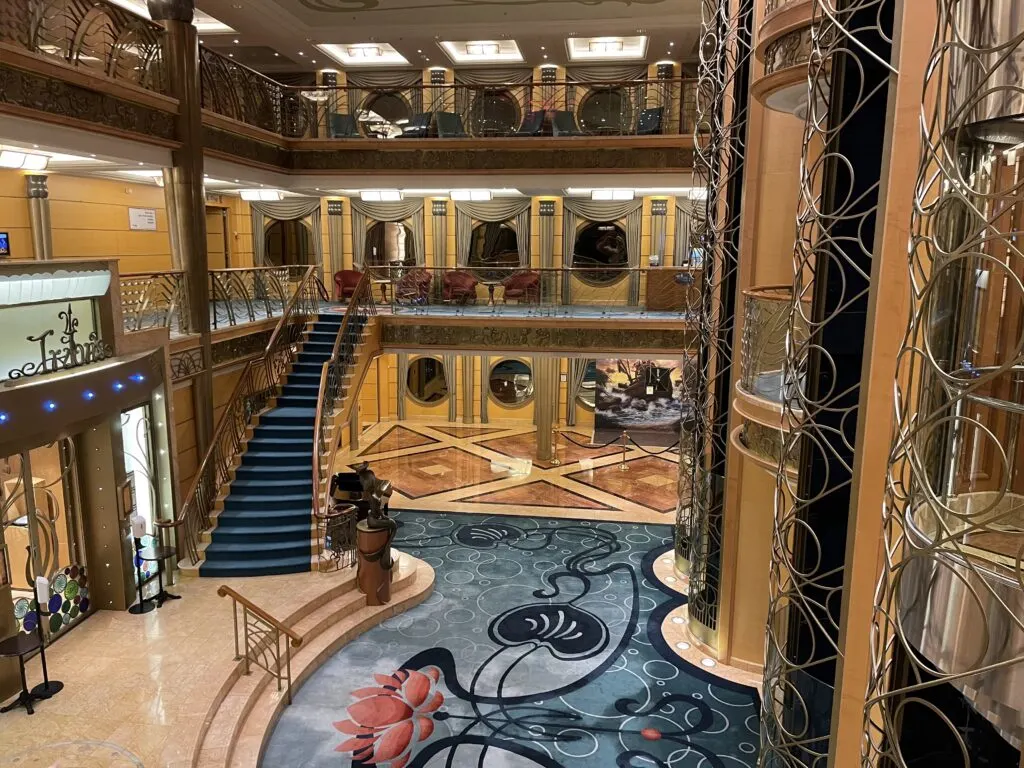 disney wonder atrium