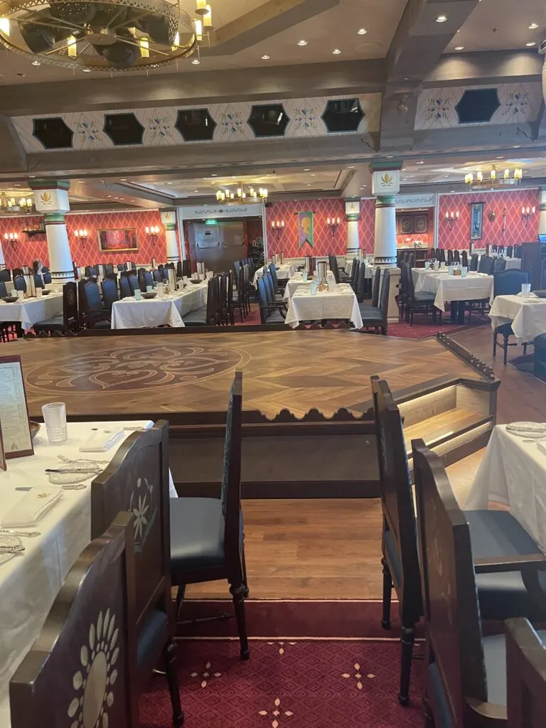 disneyarendellerozenrestaurant