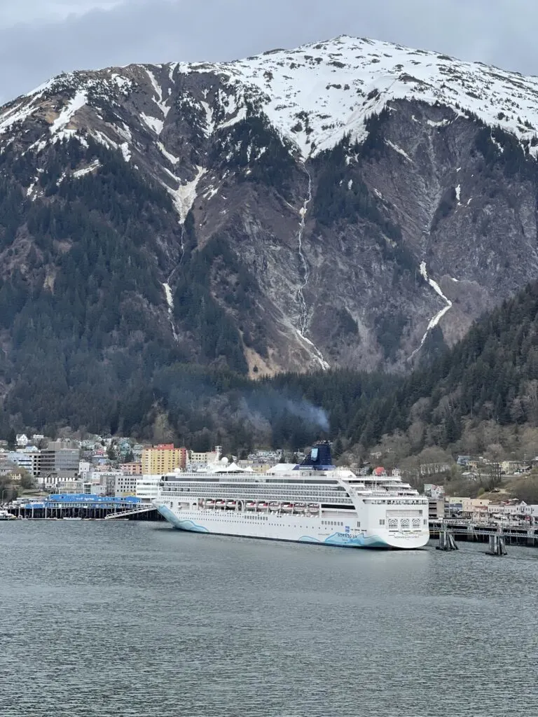 cruiseshipbalconyalaskaworthit