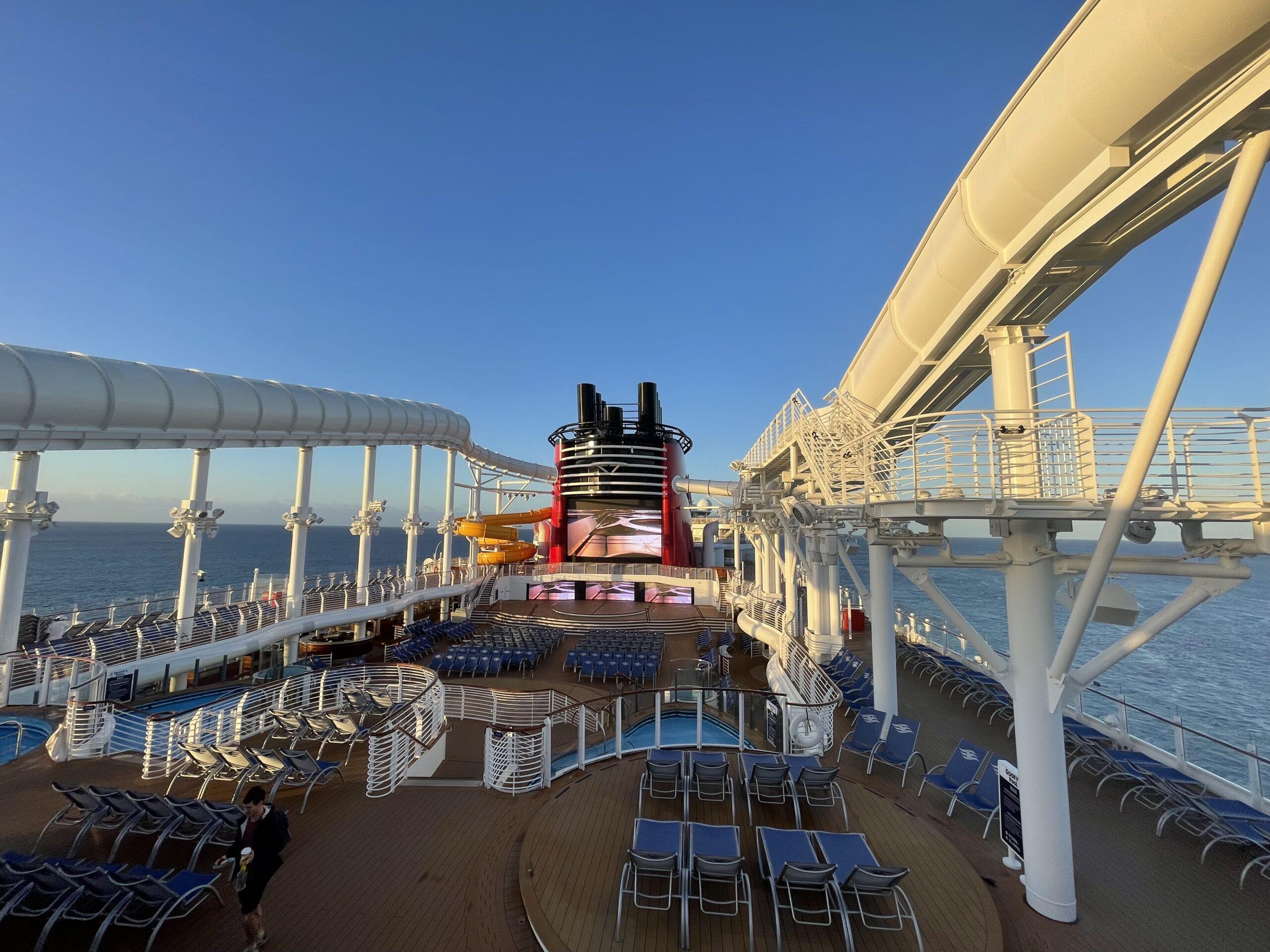 disneywishpooldeck