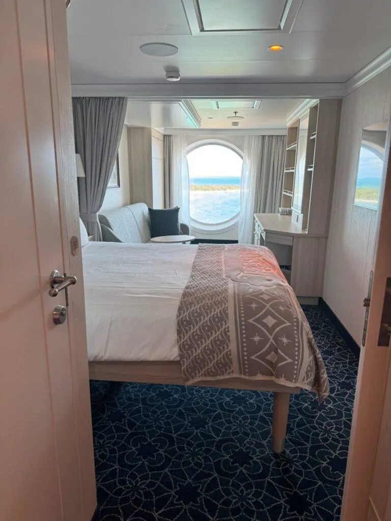 disneytreasureoutsidestateroom6
