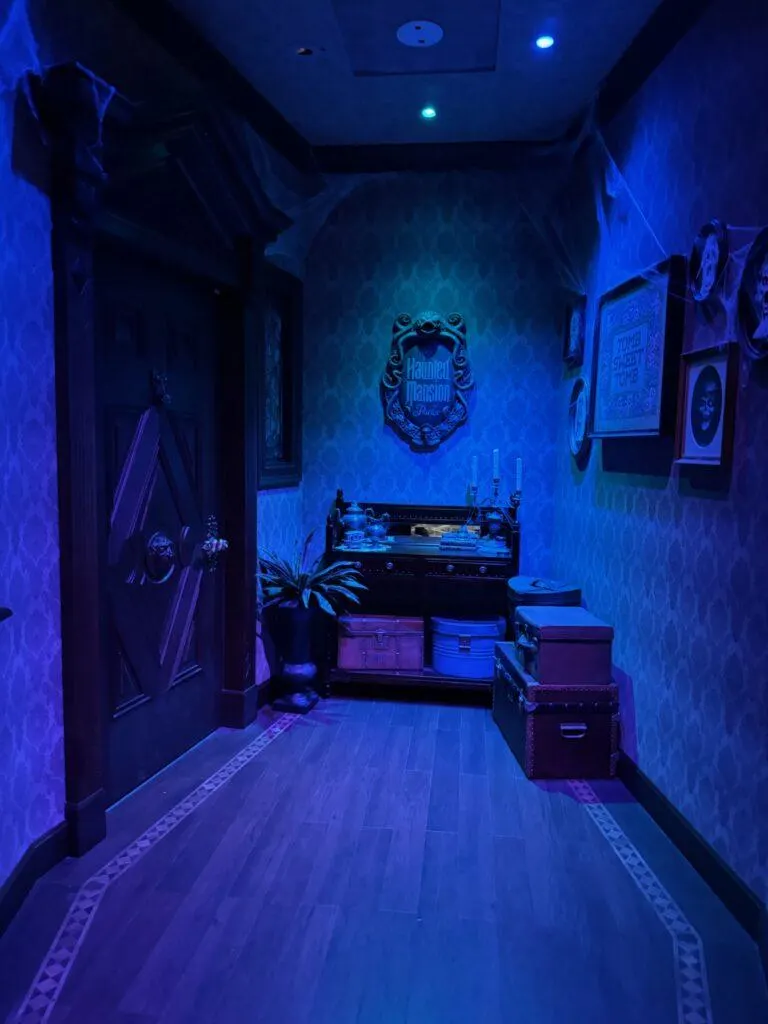 hauntedmansionparlordisneytreasure