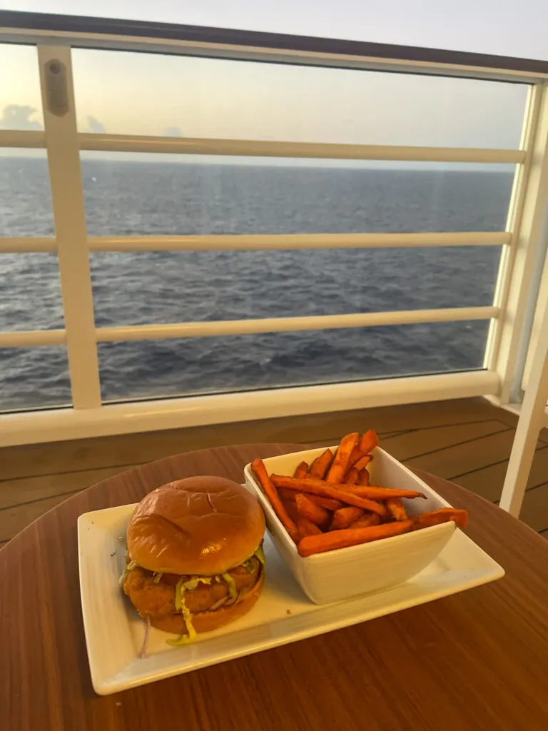 disneytreasureroomserviceburger