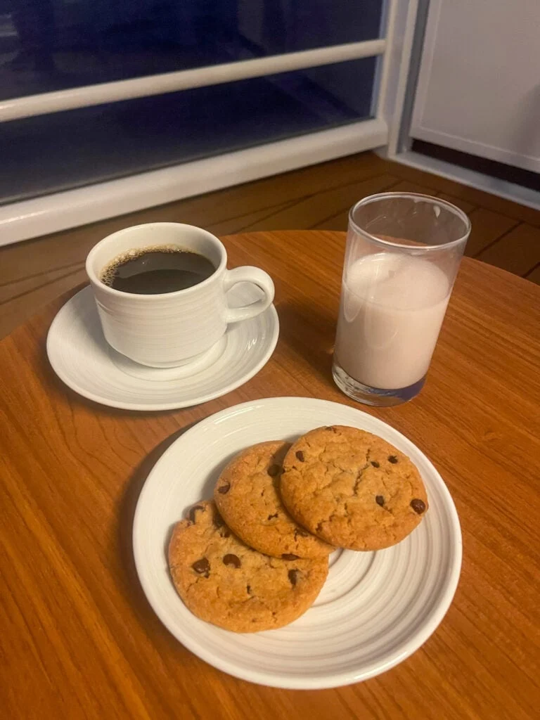 disneyroomservicemilkandcookies