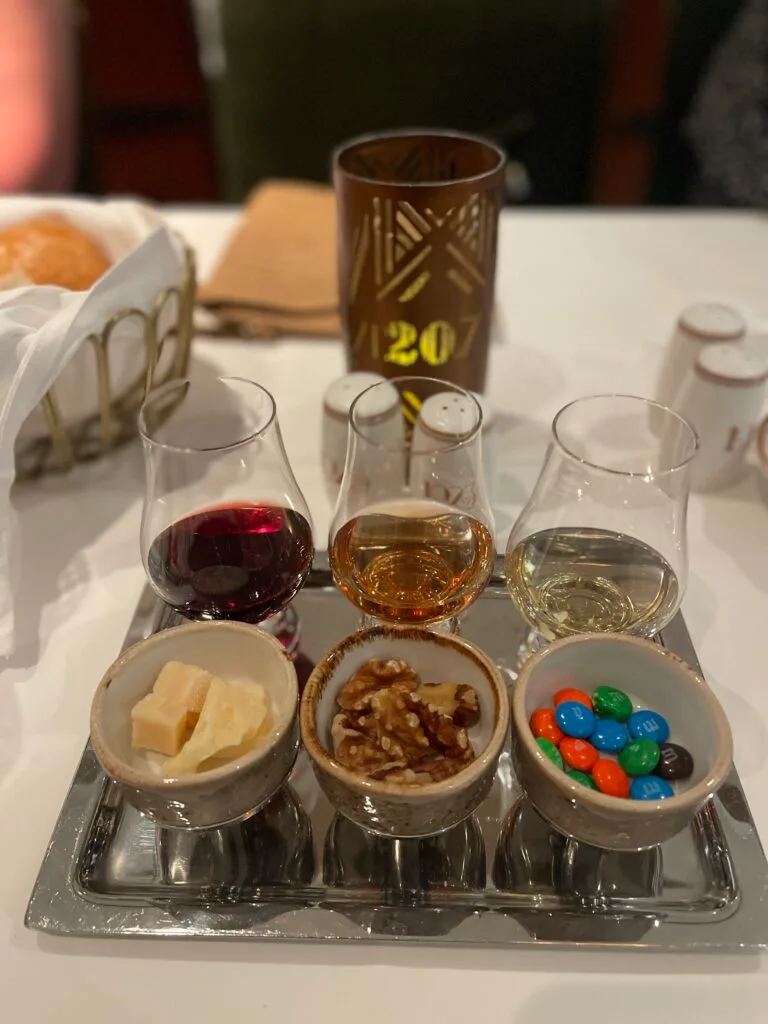 disney wish restaurants