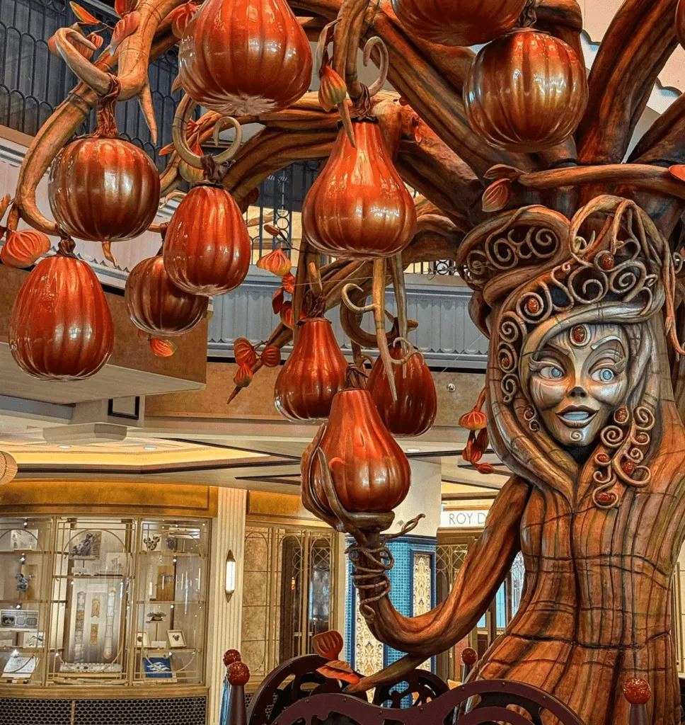 disneycruisetreasurehalloweentree