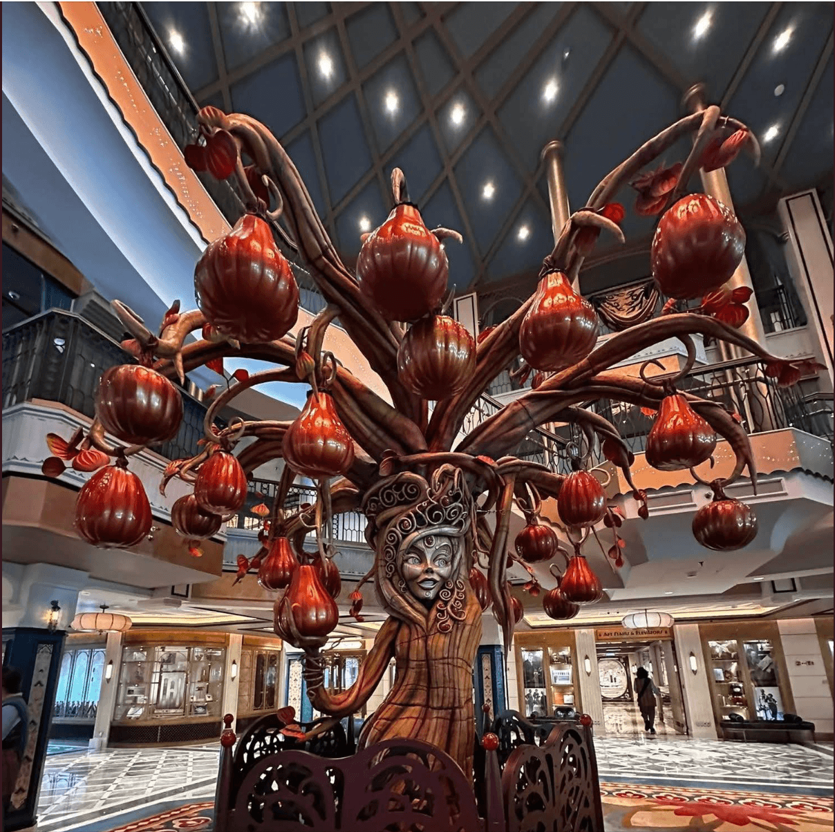 disneytreasuregingerhalloweentree