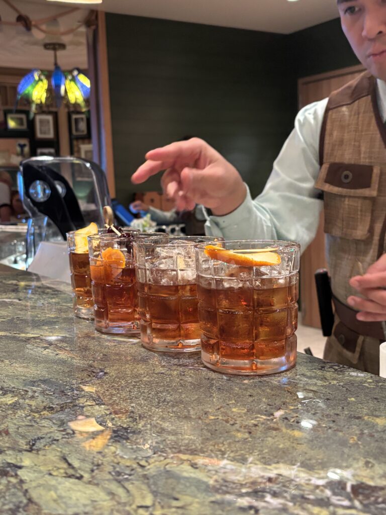 disneytreasureperiscopepubbarmenu